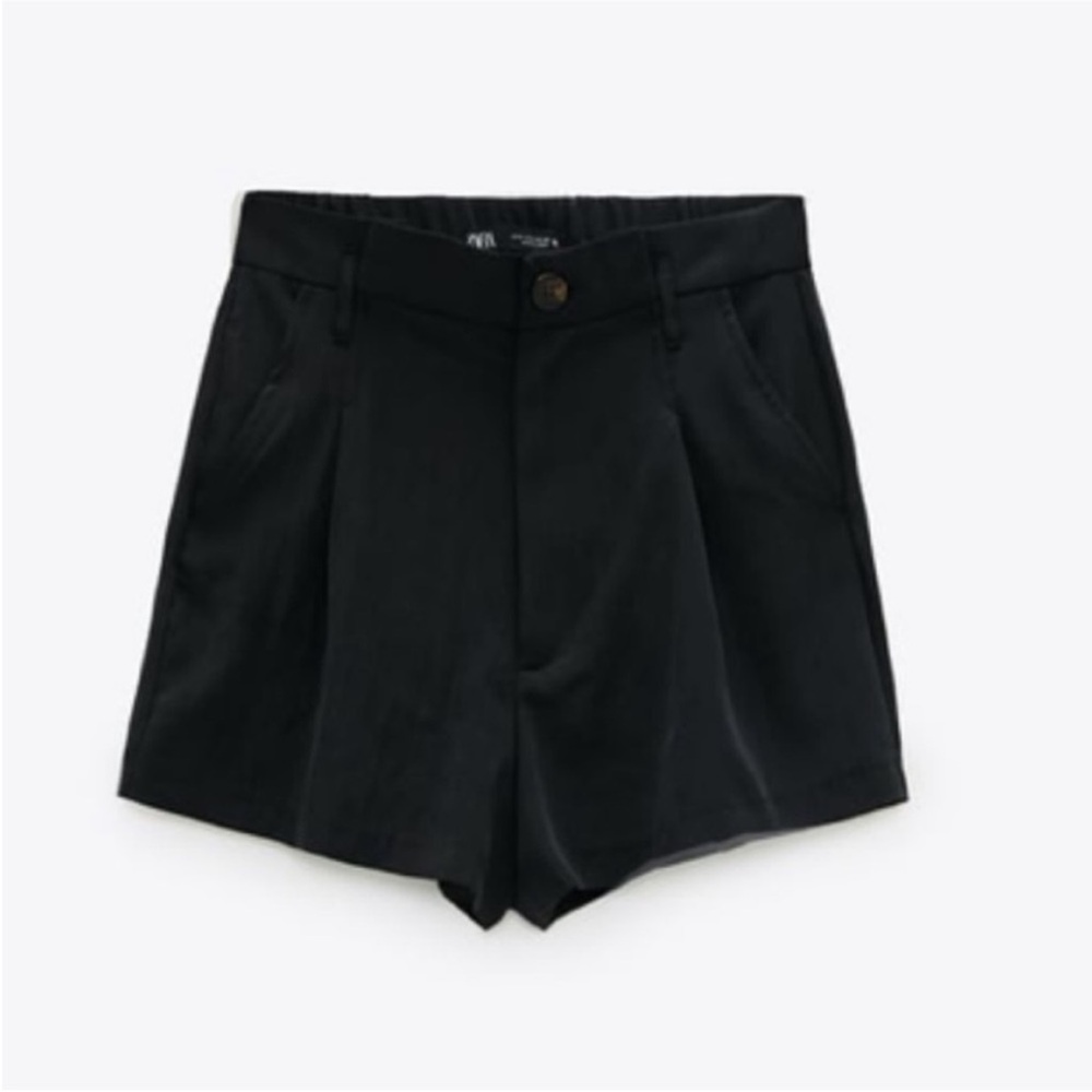 Zara Black High-Waist Pleated Women’s Shorts